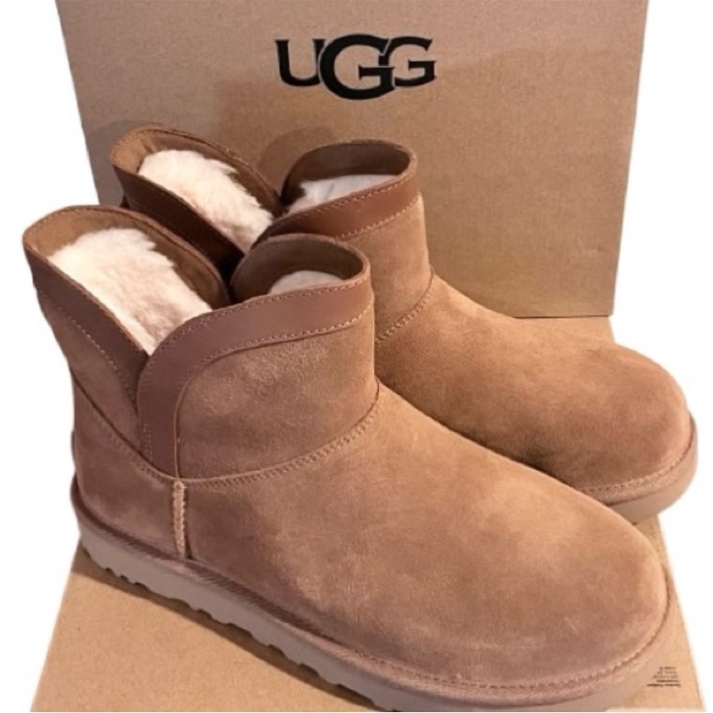 NEW -UGG Classic Mini Lunara Bootie. Size: 8